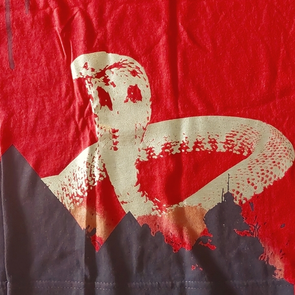 KALLUSIVE Red graphic T- shirt size Medium - Picture 8 of 8